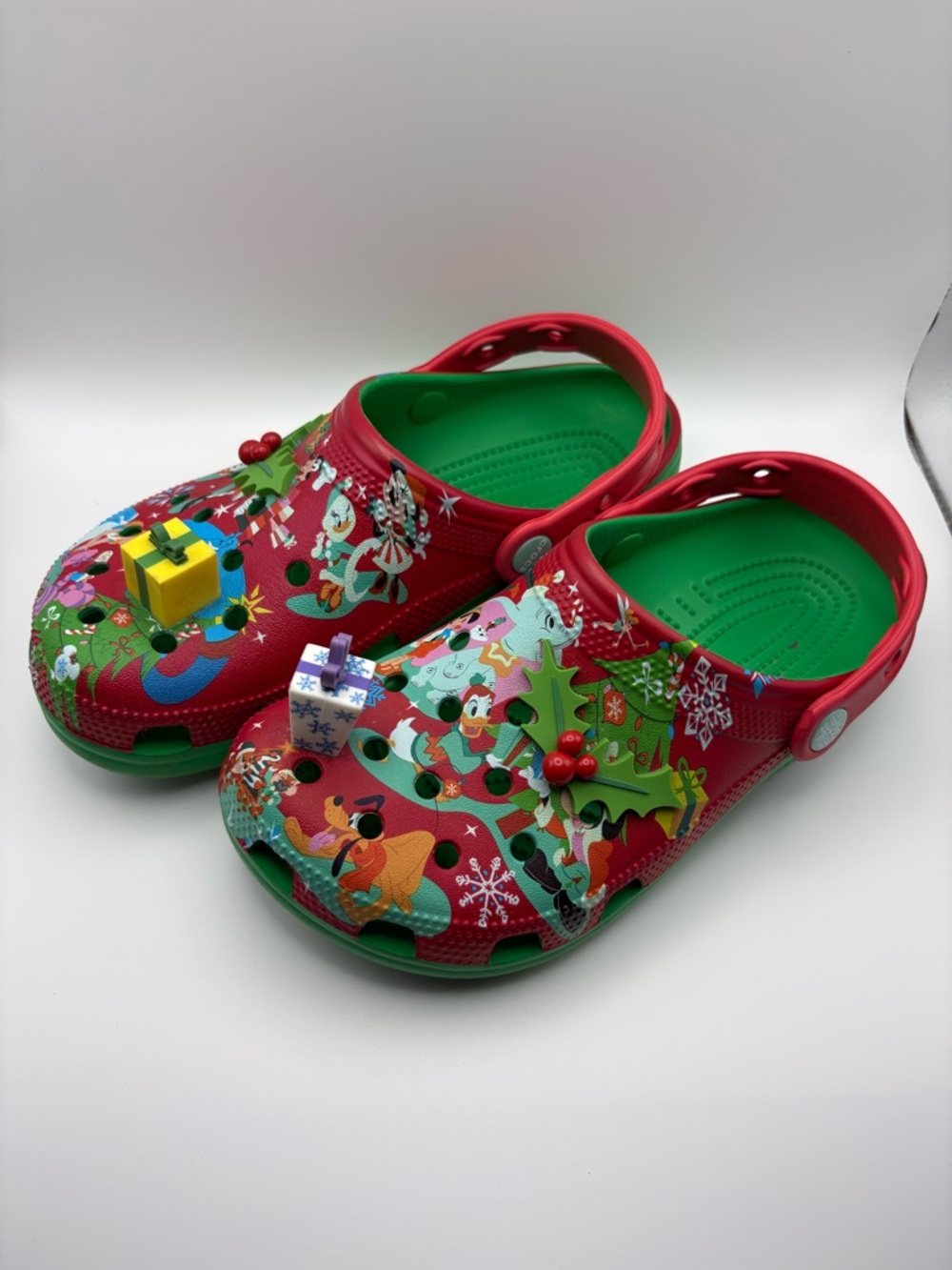 CROCS Kids Holiday Mickey Clog in Red & Green